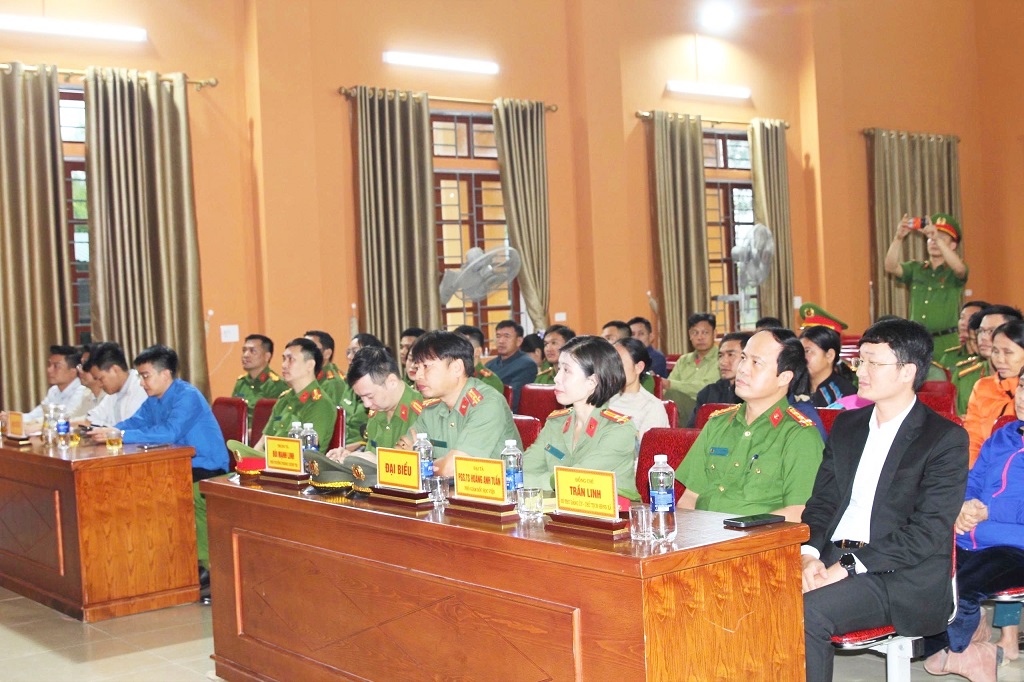 Các đại biểu tham dự chương trình