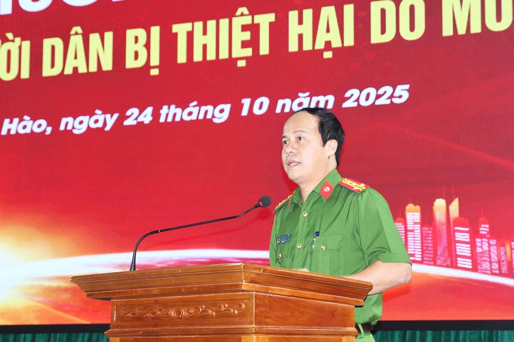 Đồng chí Đại tá, PGS.TS Hoàng Anh Tuấn, Phó Giám đốc Học viện Cảnh sát nhân dân phát biểu tại chương trình