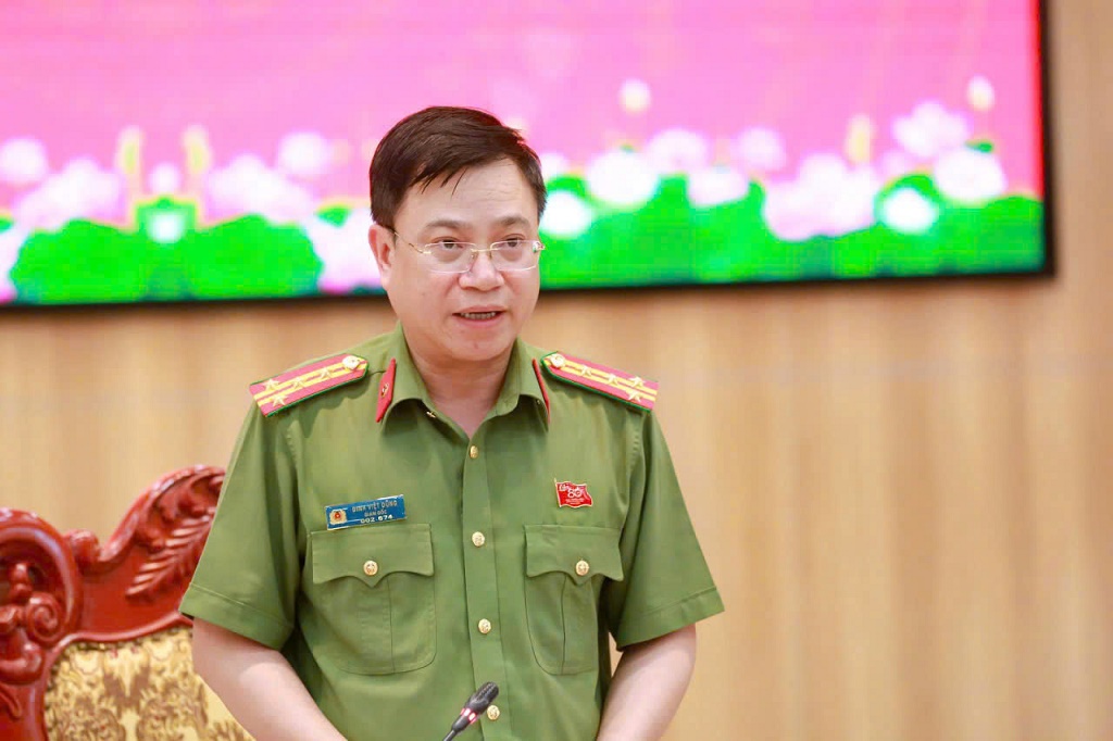 Đồng chí Đại tá Đinh Việt Dũng, Ủy viên Ban Thường vụ Tỉnh ủy, Bí thư Đảng ủy, Giám đốc Công an tỉnh phát biểu chỉ đạo tại Hội nghị