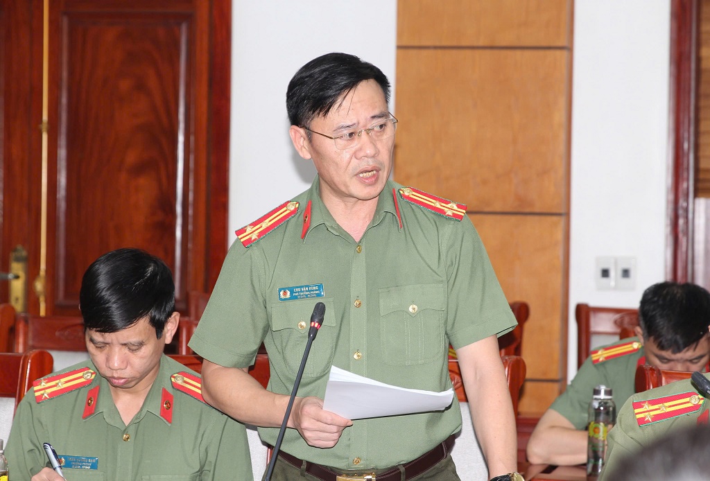 Các đại biểu thảo luận