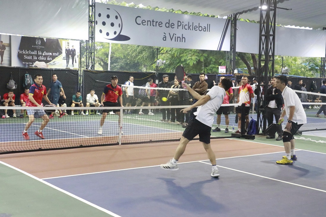 Sau lễ khai mạc, các trận đấu đã diễn ra sôi nổi, thu hút sự quan tâm của đông đảo khán giả