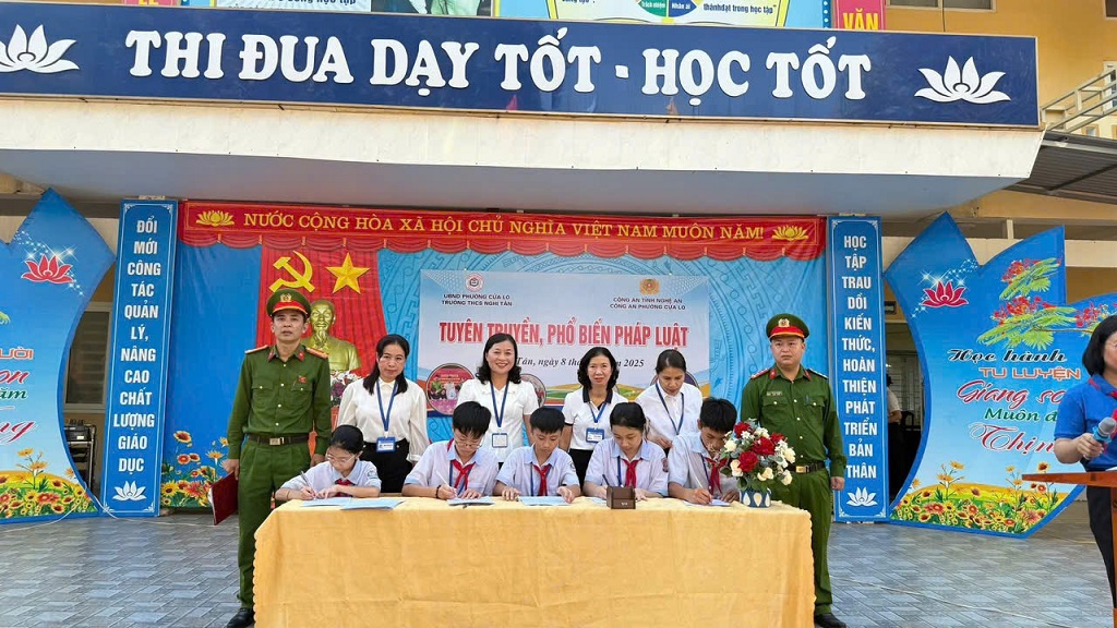 Công tác tuyên truyền, giáo dục pháp luật tại các trường học được Công an phường Cửa Lò triển khai sâu rộng, đa dạng về hình thức và phong phú về nội dung