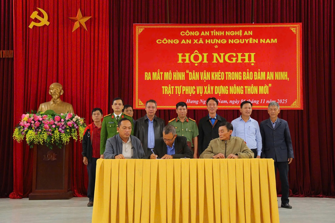 Ký cam kết phối hợp triển khai thực hiện mô hình “Dân vận khéo trong bảo đảm an ninh trật tự phục vụ xây dựng nông thôn mới”