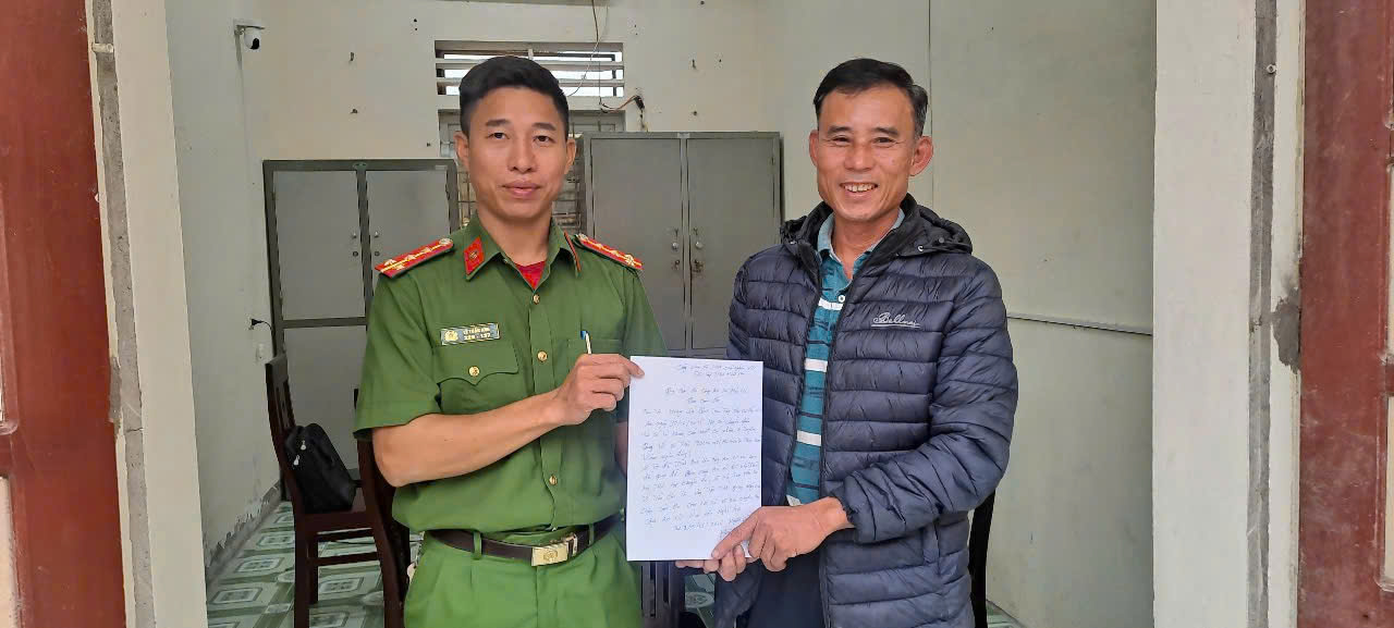 Hành động tìm lại tài sản của người dân thể hiện tinh thần, trách nhiệm của Công an xã Hải Lộc