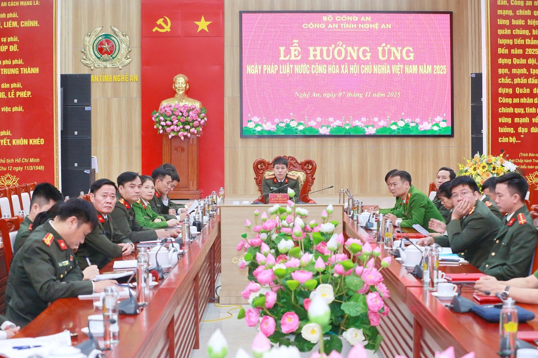 Tại điểm cầu Công an Nghệ An