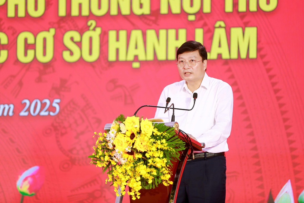 Đồng chí Lê Hồng Vinh - Phó Bí thư Tỉnh ủy, Chủ tịch UBND tỉnh Nghệ An phát biểu tại buổi lễ