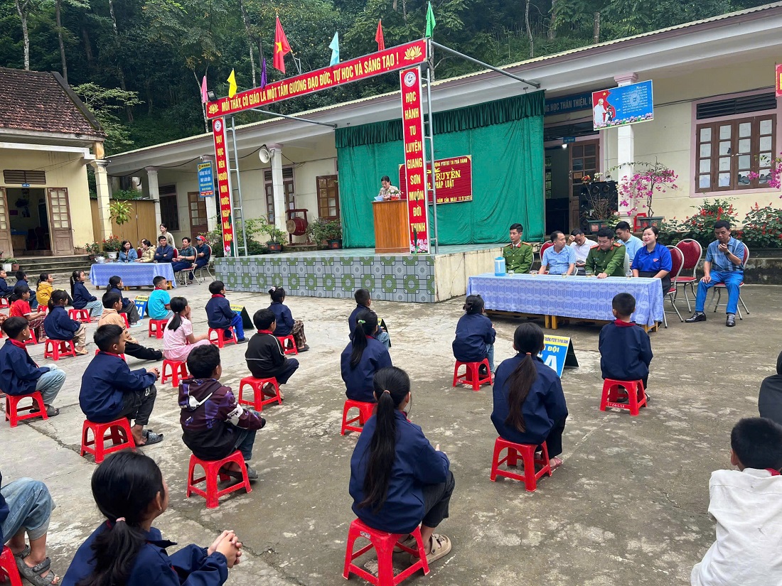 Buổi tuyên truyền diễn ra sôi nổi với nội dung và hình thức đa dạng, phong phú