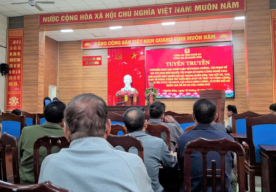 Buổi tuyên truyền không chỉ nâng cao nhận thức pháp luật cho đội ngũ cán bộ chủ chốt mà còn góp phần xây dựng địa phương an toàn, lành mạnh, văn minh