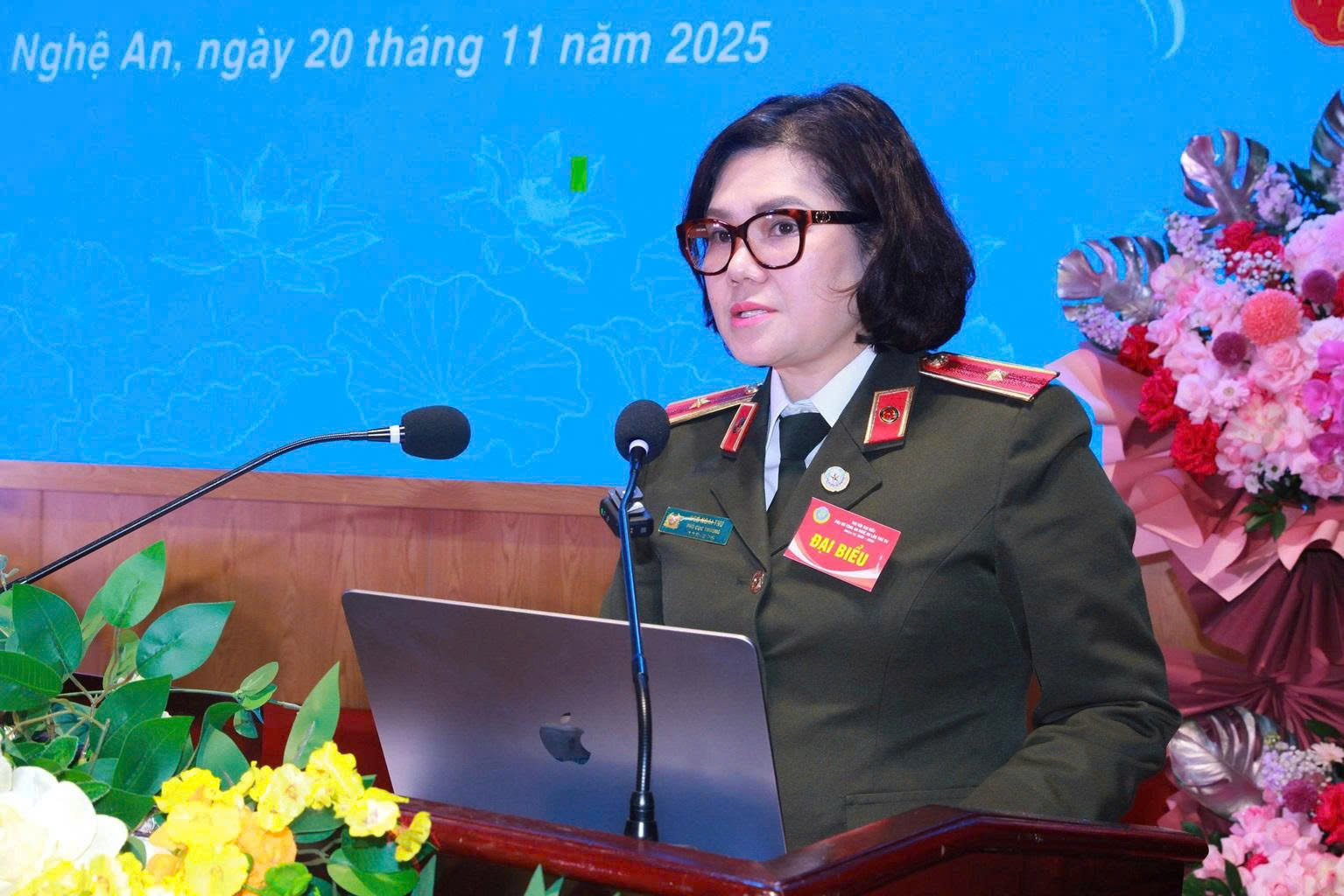 Thiếu tướng Ngô Hoài Thu - Phó Cục trưởng Cục Công tác chính trị, Trưởng ban Phụ nữ Công an nhân dân phát biểu chỉ đạo Đại hội