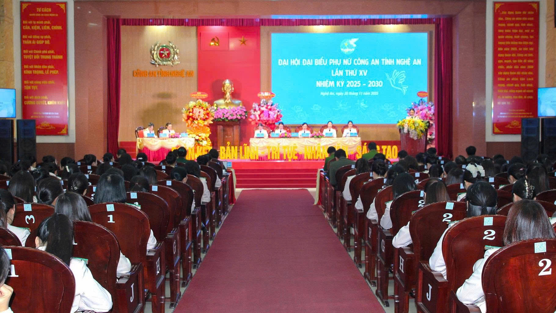 Toàn cảnh Đại hội