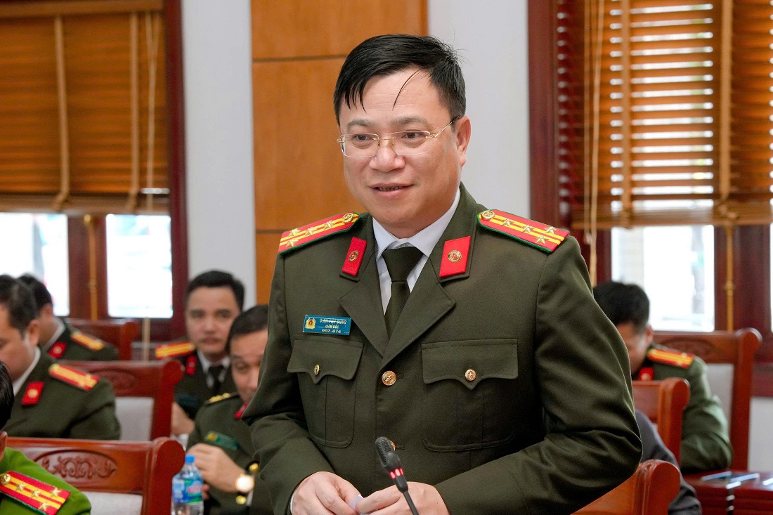 Đồng chí Đại tá Đinh Việt Dũng, Ủy viên Ban Thường vụ Tỉnh ủy, Bí thư Đảng ủy, Giám đốc Công an tỉnh phát biểu 