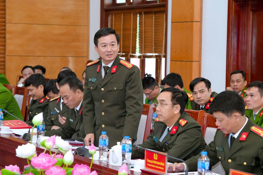 Đại diện lãnh đạo các phòng Công an tỉnh phát biểu thảo luận