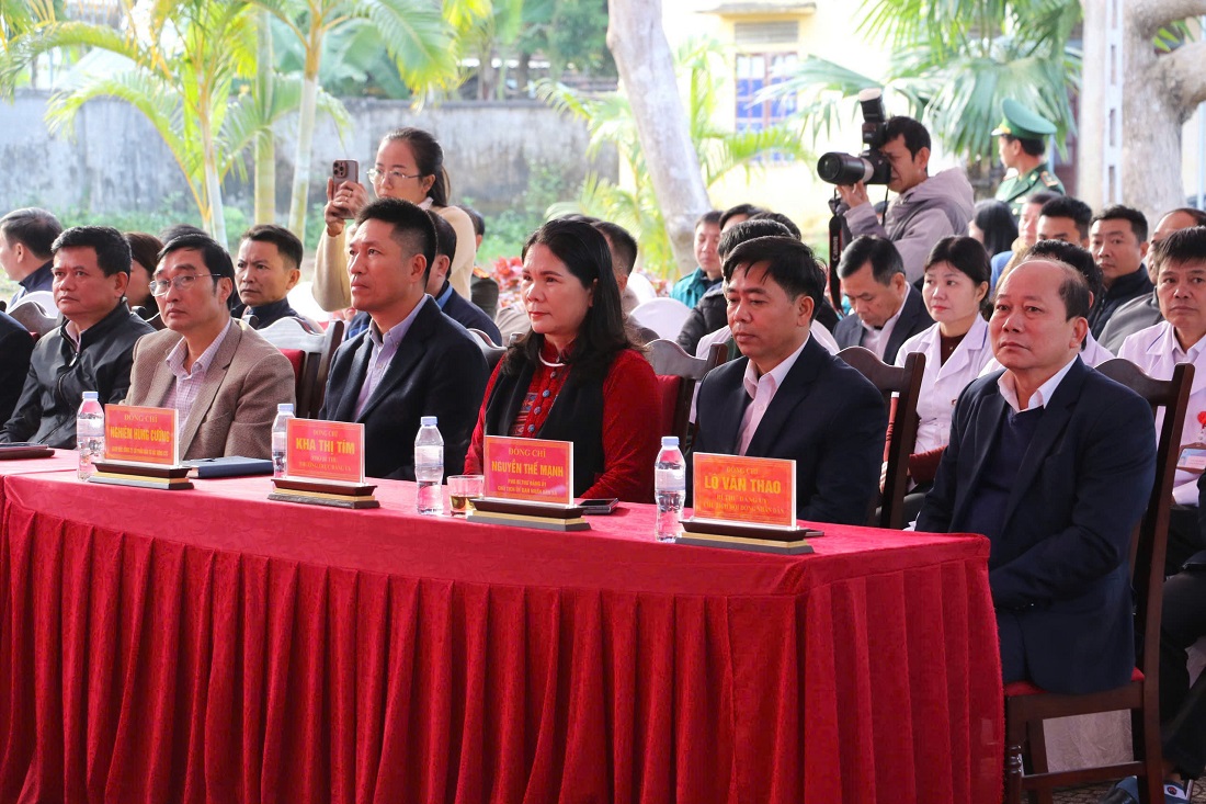 Các đại biểu tham dự buổi lễ