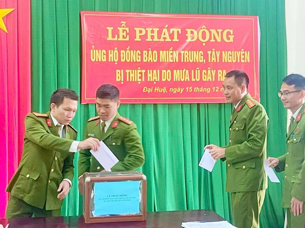Công an Đại Huệ chung tay hướng về đồng bào miền Trung, Tây Nguyên