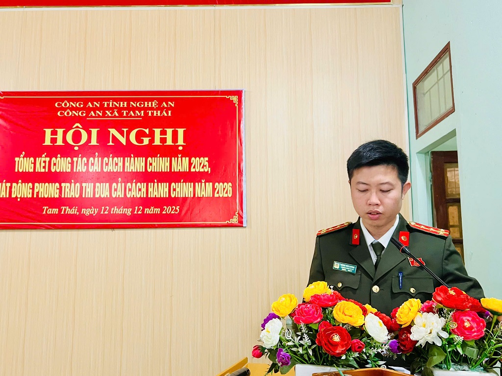 Đại diện Công an xã phát biểu