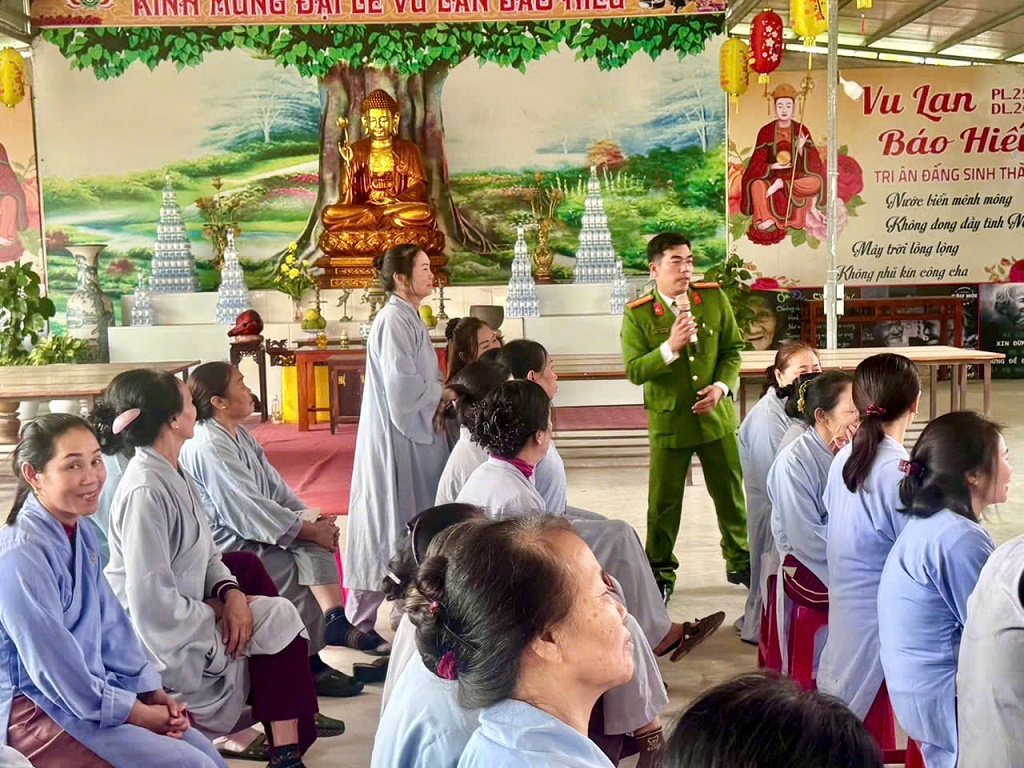 Một số hình ảnh tại buổi tuyên truyền ở chùa Yên Thái