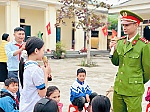 Công an xã Hạnh Lâm tuyên truyền pháp luật tại trường Tiểu học Thanh Đức