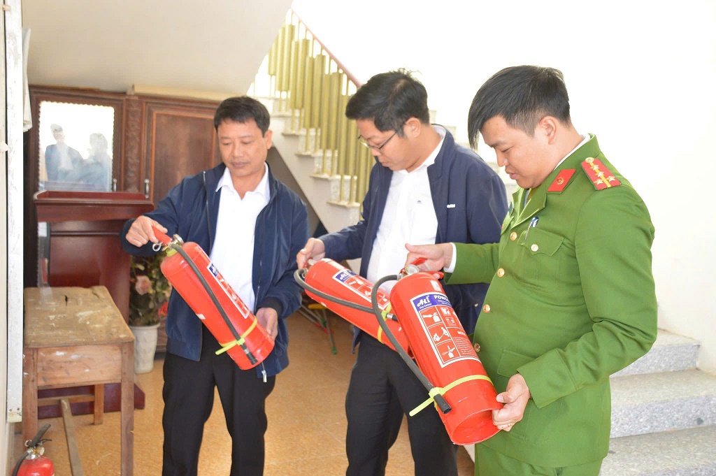Ra quân kiểm tra an toàn phòng cháy chữa cháy