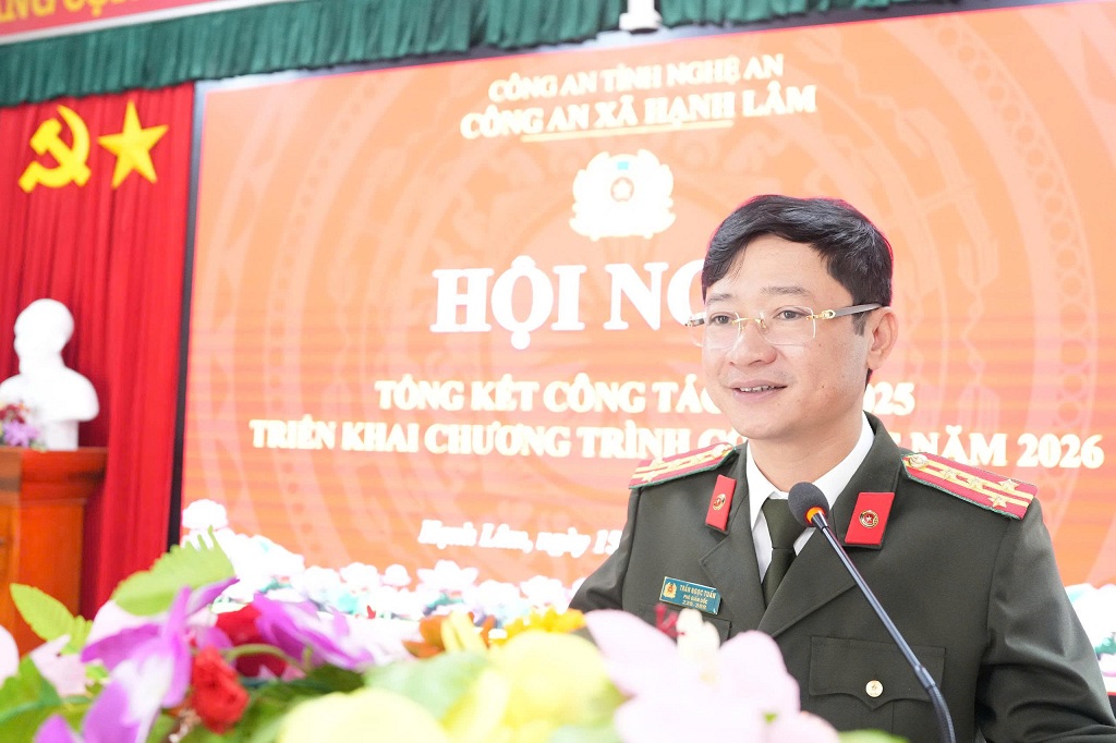 Đồng chí Đại tá Trần Ngọc Tuấn, Ủy viên Ban Thường vụ Đảng ủy, Phó Giám đốc Công an tỉnh phát biểu chỉ đạo tại Hội nghị