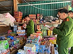 Công an xã Mường Lống kiểm tra, rà soát hàng giả, hàng kém chất lượng