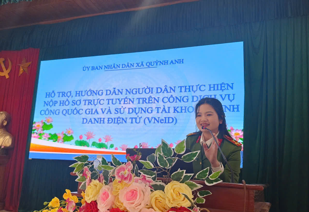 Công an xã tuyên truyền, phổ biến pháp luật 