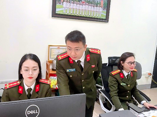 Cán bộ Phòng Hồ sơ nghiệp vụ luôn bám sát chỉ đạo của cấp trên, hoàn thành tốt nhiệm vụ được giao