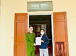 Công an xã Thiên Nhẫn giúp người dân nhận lại số tiền do chuyển khoản nhầm