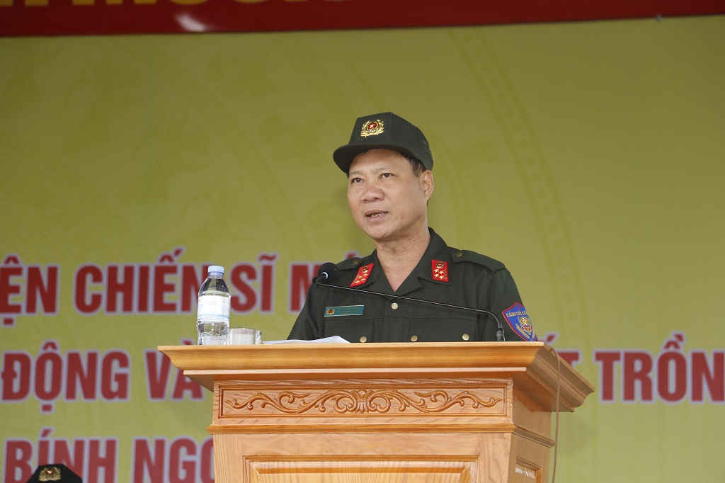 Đại tá Thái Doãn Bằng, Trung đoàn trưởng Trung đoàn Cảnh sát cơ động Bắc Trung Bộ, Bộ Công an phát biểu tại khóa huấn luyện