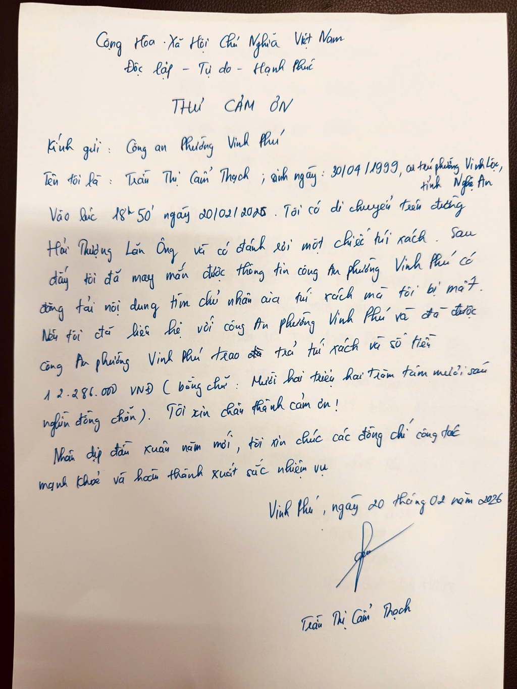 Nhận lại tài sản bị đánh rơi, chị Thạch viết thư cảm ơn tinh thần trách nhiệm của Công an phường Vinh Phú và anh Hoàng
