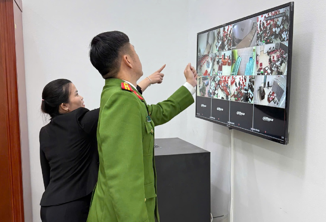 Công an xã kiểm tra tại cơ sở kinh doanh