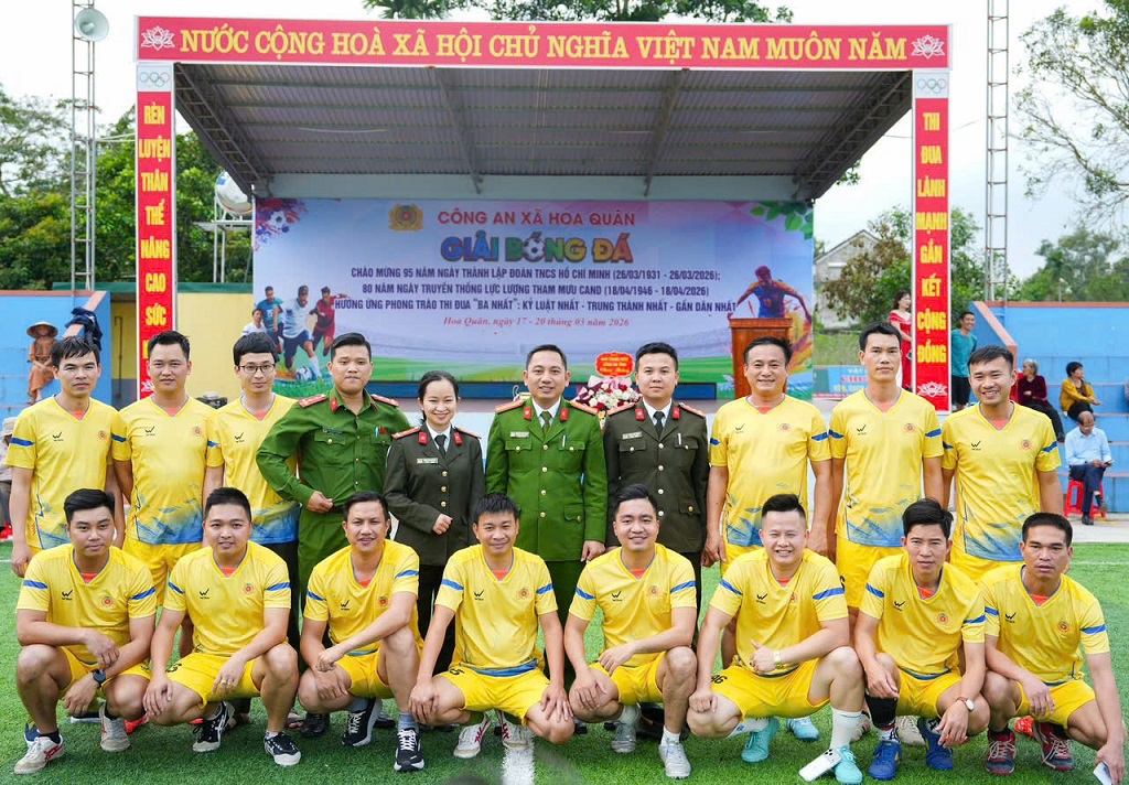 Đội bóng Công an xã Hoa Quân