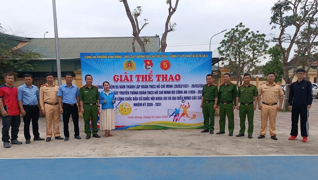 Giải bóng chuyền da và pickleball tại Công an phường Vinh Hưng