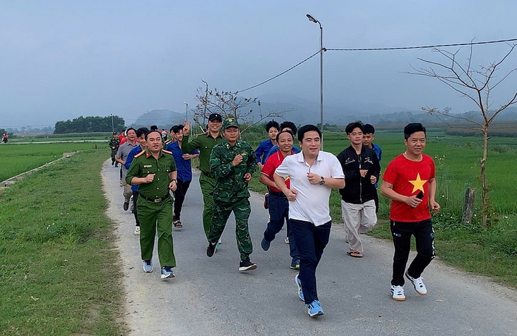 Công an xã Hạnh Lâm hưởng ứng “Ngày chạy Olympic - Vì sức khỏe toàn dân – Vì an ninh Tổ quốc”