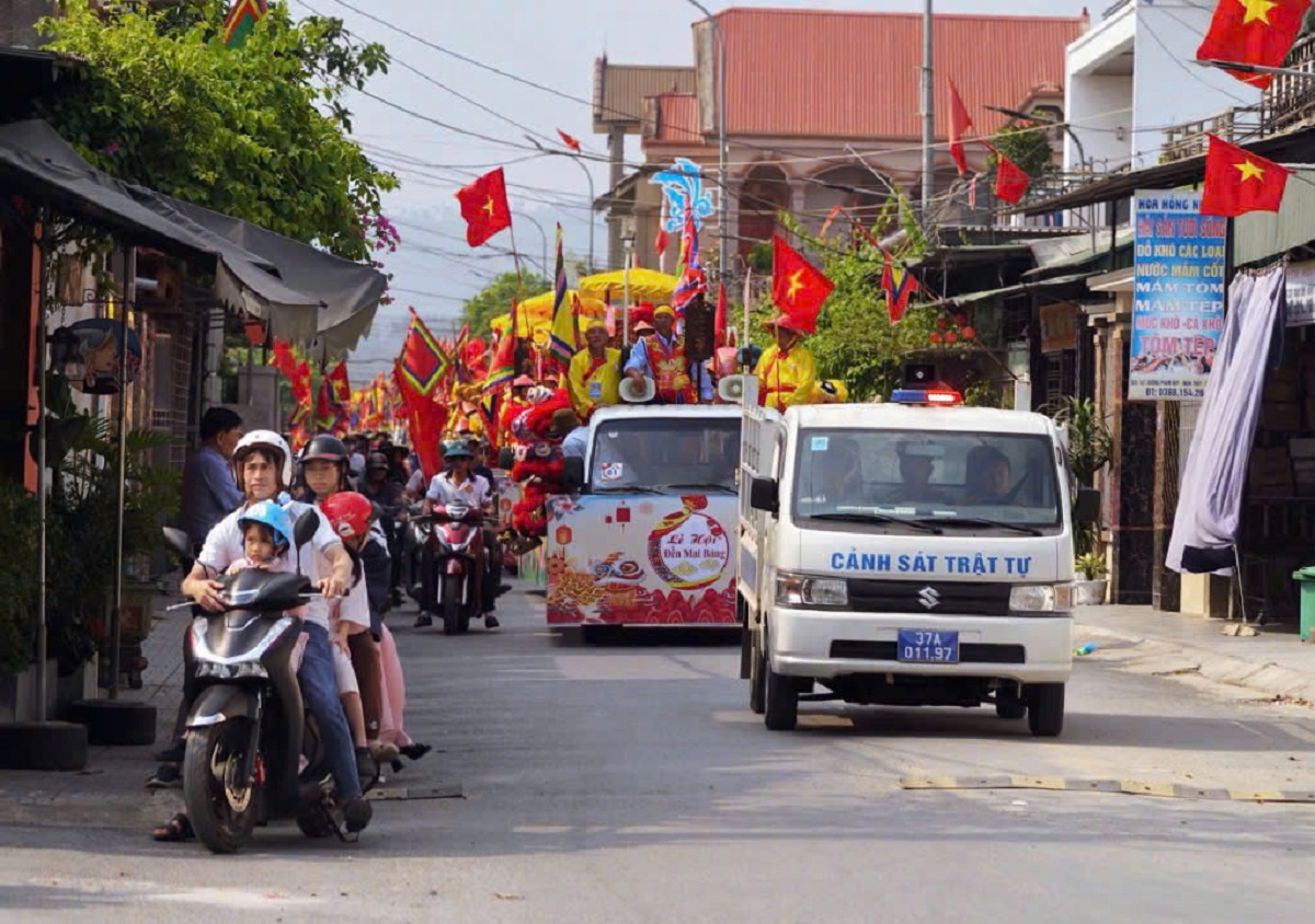Công an phường Cửa Lò bảo đảm ANTT lễ hội Đền Mai Bảng