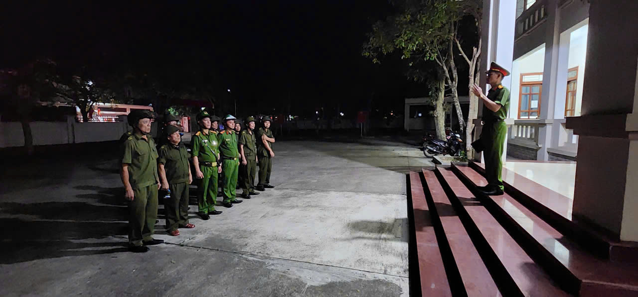 Công an phường Tây Hiếu tuần tra vũ trang, bảo đảm ANTT