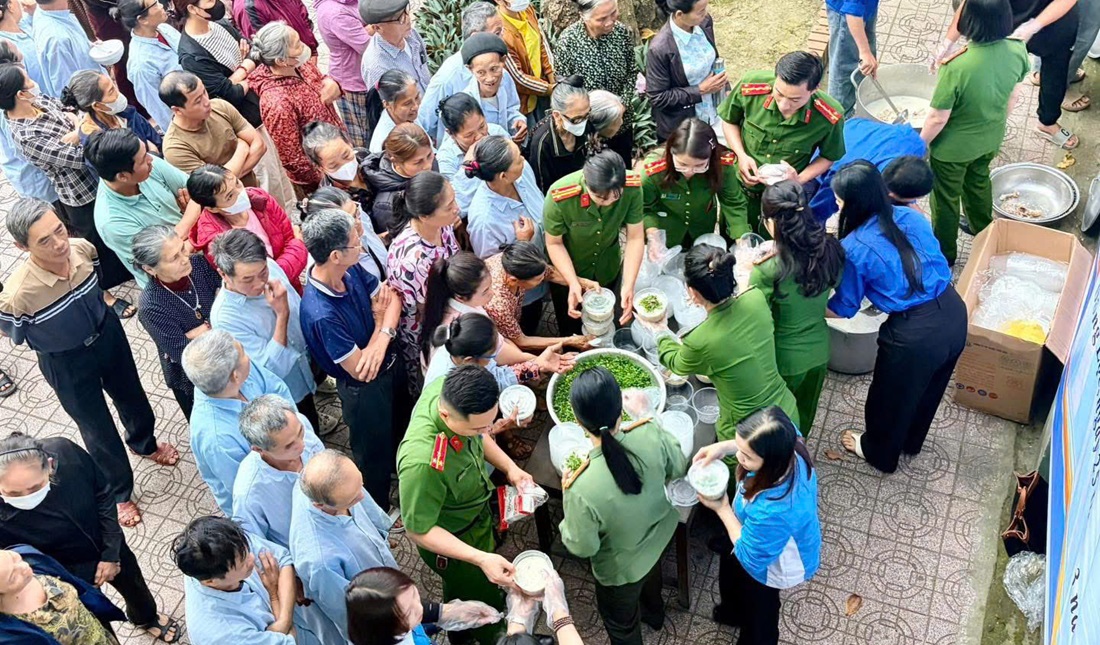 Công an xã Đông Lộc tổ chức chương trình 