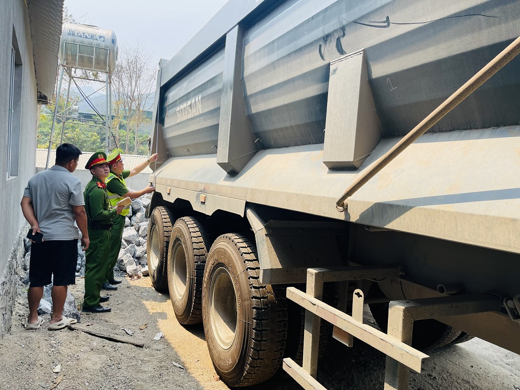 Tổng rà soát xe tải tự đổ và xe sơmi rơ mooc từ 15 tấn trở lên