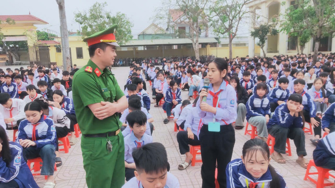 Tuyên truyền, phổ biến pháp luật cho học sinh THCS