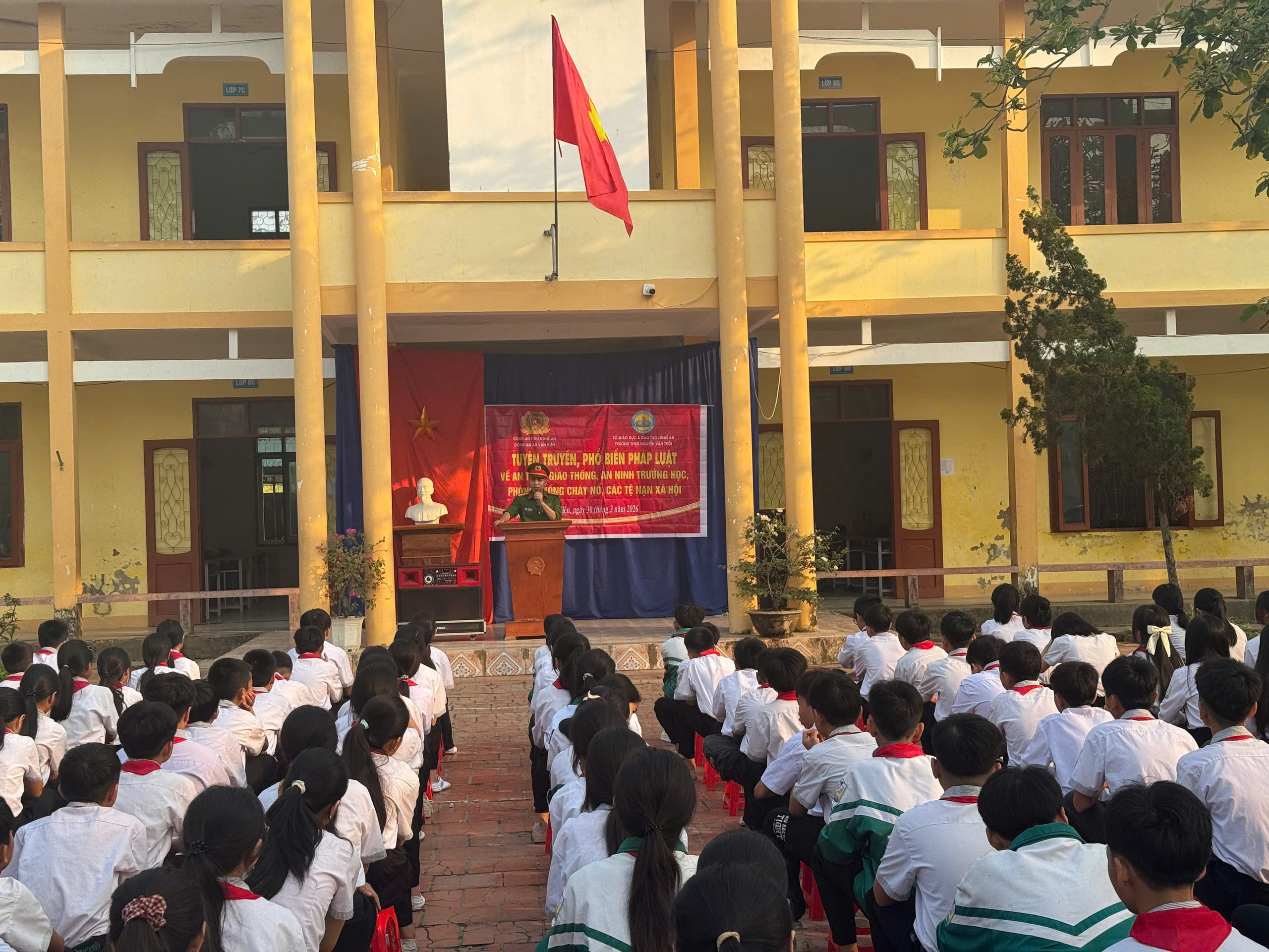 Tuyên truyền an toàn giao thông và phòng, chống bạo lực học đường