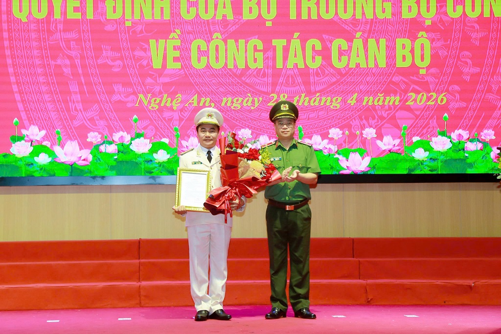 Công bố quyết định điều động Phó Giám đốc Công an tỉnh Nghệ An