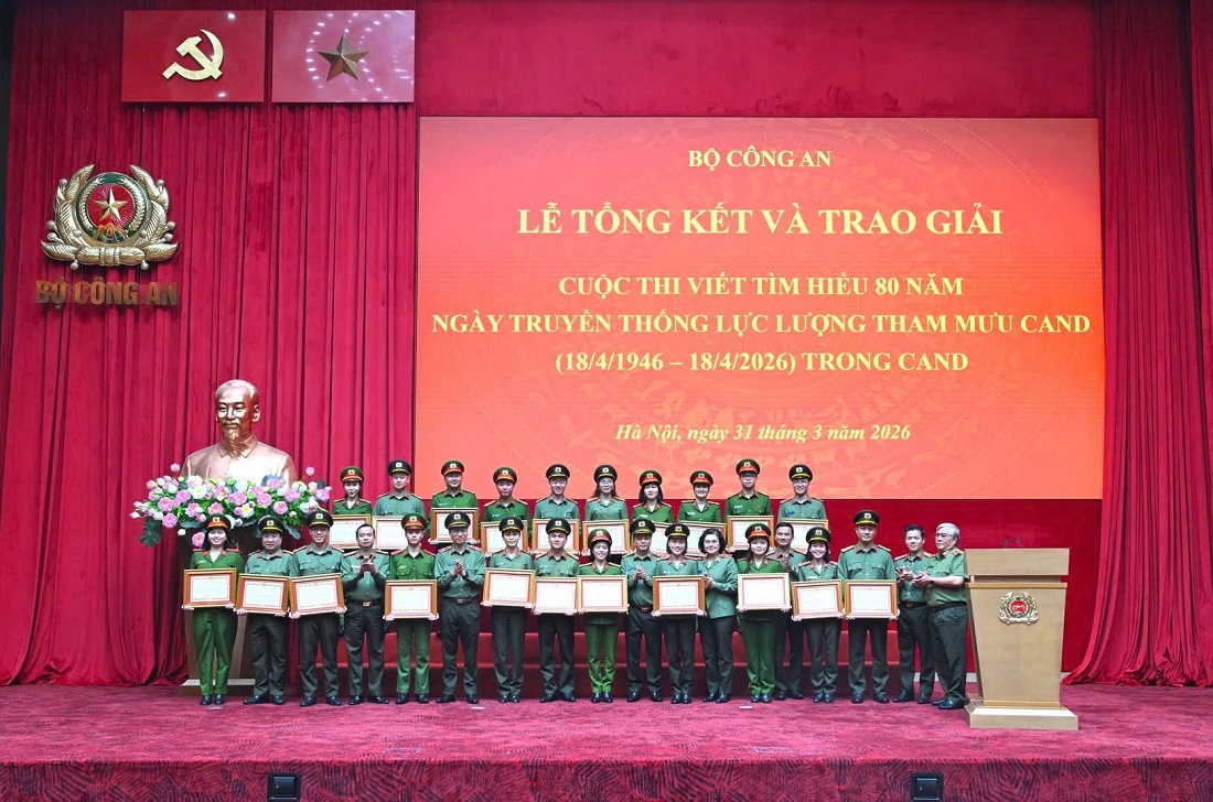 Công an tỉnh Nghệ An vinh dự có đồng chí Đại úy Lê Diệu Thúy - Trưởng Ban Phụ nữ Công an tỉnh đạt giải A.