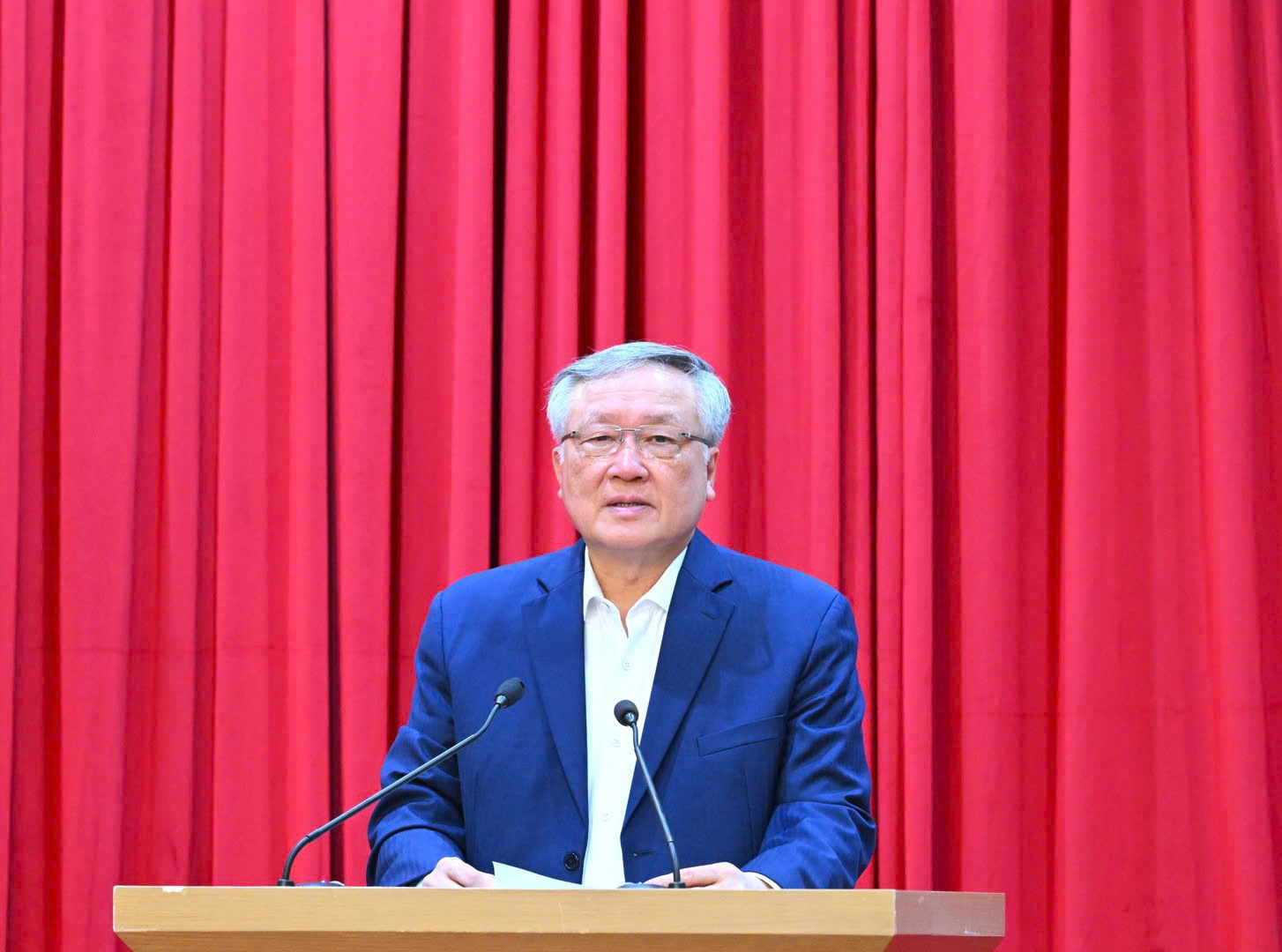 Phó Thủ tướng Thường trực Chính phủ Nguyễn Hoà Bình phát biểu chỉ đạo tại Hội nghị