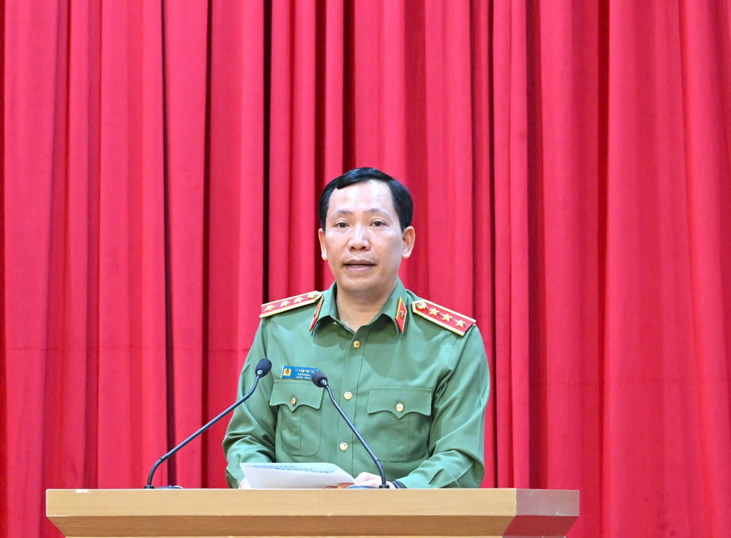 Đồng chí Thượng tướng Lê Văn Tuyến, Thứ trưởng Bộ Công an phát biểu tại Hội nghị