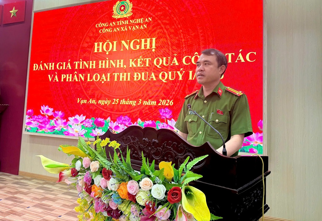 Chỉ huy Công an xã Vạn An phát biểu tại Hội nghị