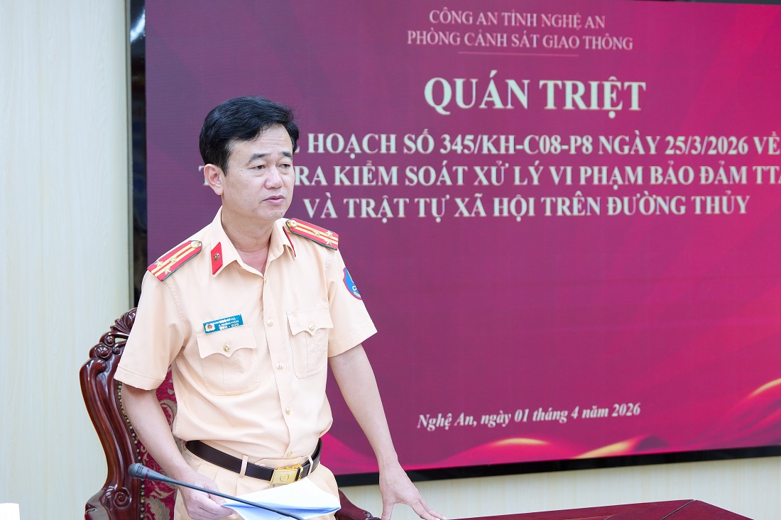 Đồng chí Thượng tá Ngô Sỹ Hà, Phó Trưởng phòng CSGT phát biểu chỉ đạo