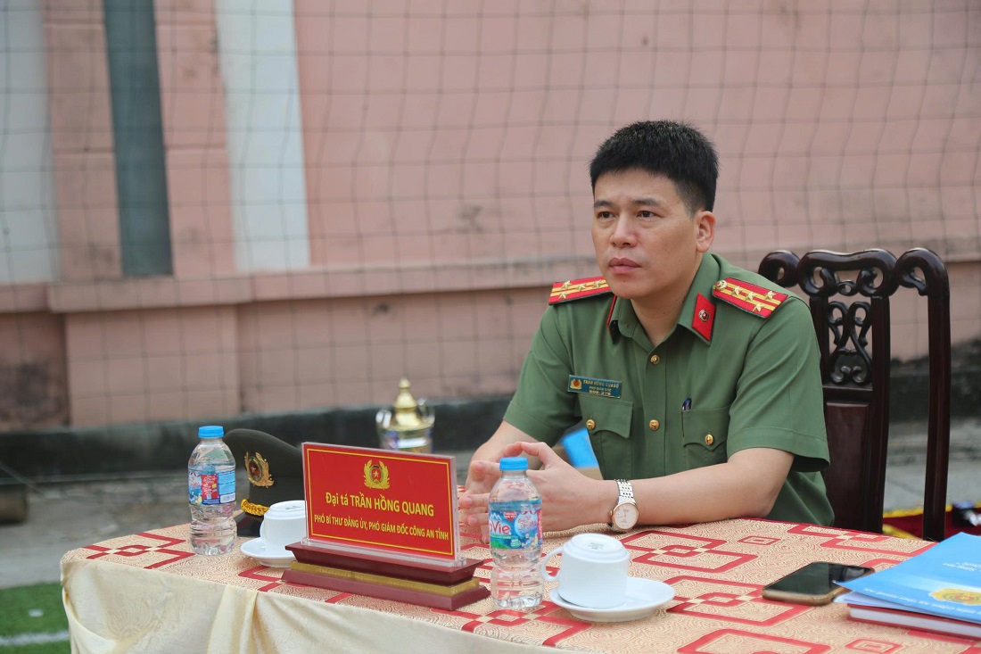 Đồng chí Đại tá Trần Hồng Quang, Phó Bí thư Đảng ủy, Phó Giám đốc Công an tỉnh tham dự buổi lễ