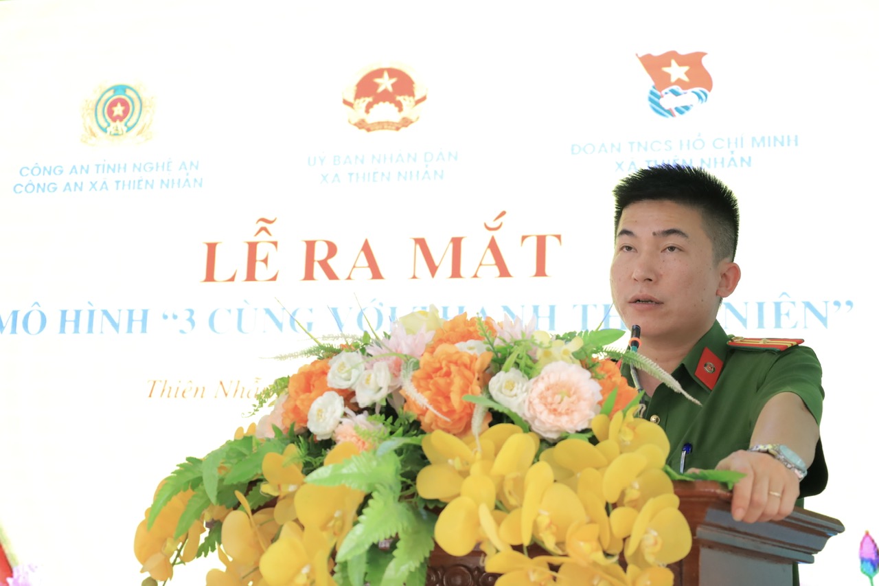 Đại diện Công an xã phát biểu