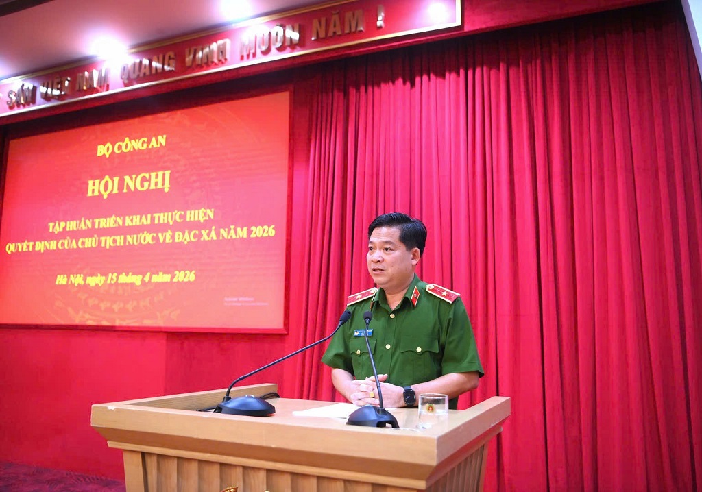 Thiếu tướng Nguyễn Thanh Trường, Cục trưởng Cục Cảnh sát quản lý trại giam, cơ sở giáo dục bắt buộc, trường giáo dưỡng, Phó trưởng Ban Chỉ đạo về đặc xá năm 2026 của Bộ Công an phát biểu tại Hội nghị