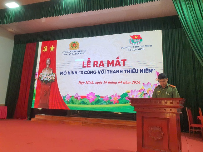 Đại diện Công an xã phát biểu