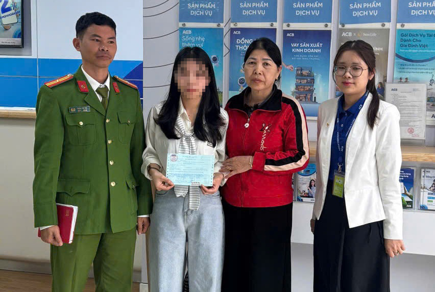 Chị B.T.T.H. hoàn tất thủ tục trao trả 1,64 tỉ đồng cho anh Phạm Công Bình